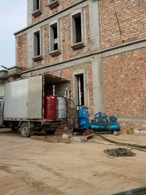 外墙保温一般用什么材料好? 聚氨酯好不好(图1) 新建筑外墙保温施工